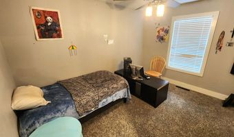 1019 E Daniels St, Aurora, MO 65605