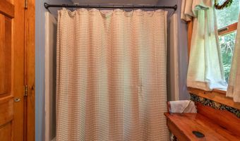 835 Ticehurst Rd, Brownington, VT 05860