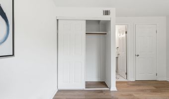 5603 INDEPENDENCE Cir, Alexandria, VA 22312