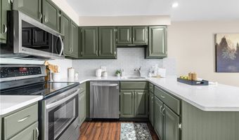 7 Southcreek Ct D, Amherst, NY 14051