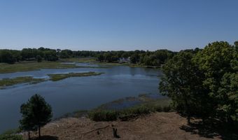 25 S Montowese St, Branford, CT 06405