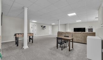 5049 Birdie Ln, Ann Arbor, MI 48103