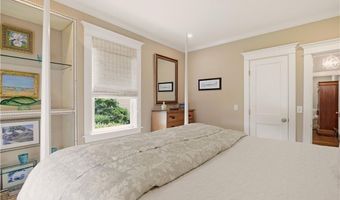 11 Opechee Dr, Barrington, RI 02806