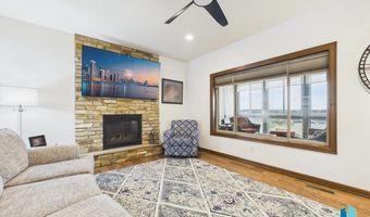 713 N Garnet Cir, Brandon, SD 57005