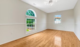 4003 KLOMAN St, Annandale, VA 22003