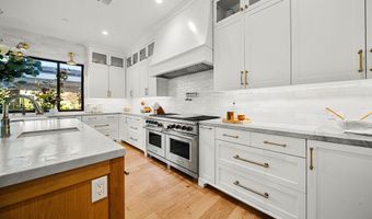 2116 Shadow Creek Dr, Agoura Hills, CA 91301