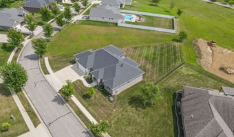 921 Justine Cir E, Indianapolis, IN 46234
