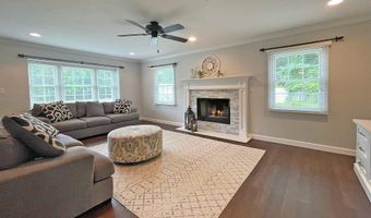 162 Ivy Hill Dr, Aberdeen, NJ 07747