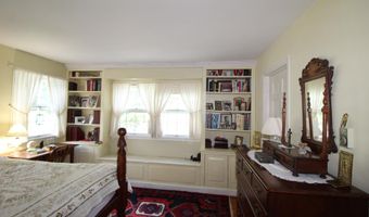 11 Tozier St, Belfast, ME 04915