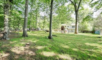 17 Twin Lakes Dr, Airmont, NY 10952