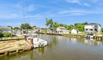 282 S Ketcham Ave, Amityville, NY 11701