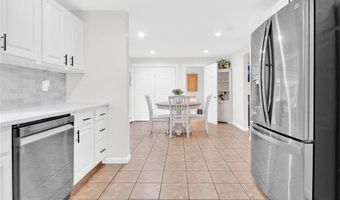 2 Brookfield Rd, Coventry, RI 02816