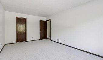 13910 Herald Ct, Apple Valley, MN 55124