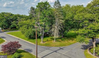 102 MERIDEN Dr, Hockessin, DE 19707