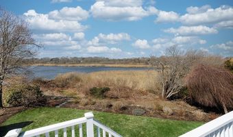 8 Key Ct, Newport, RI 02840