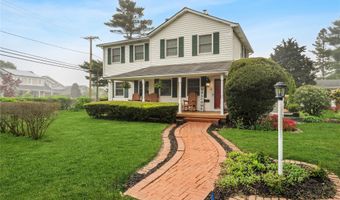 4 Coles Ave, Amityville, NY 11701