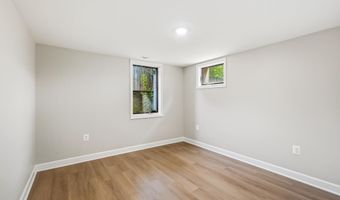 2123 N EARLEY St, Alexandria, VA 22302
