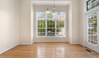 417 CLAYTON Ln, Alexandria, VA 22304