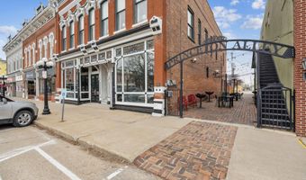 11 Benton Ave E, Albia, IA 52531