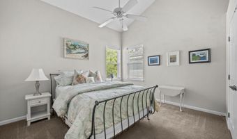 880 PARADISE Ln, Atlantic Beach, FL 32233