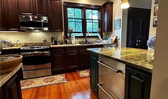 17 Lincoln St, Newport, RI 02840