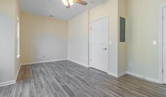 5 Robert Court St, Amityville, NY 11701