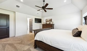 1308 Green Ridge Rd, Weatherford, TX 76085