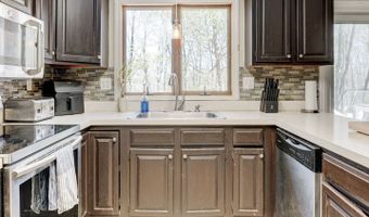 167 Mill Hill Rd, Colchester, CT 06415
