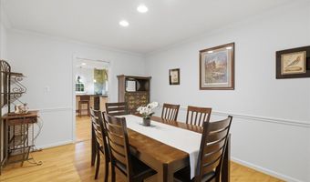 8906 TRANSUE Dr, Bethesda, MD 20817