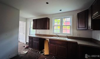 3 Shreve St, Wrightstown, NJ 08562