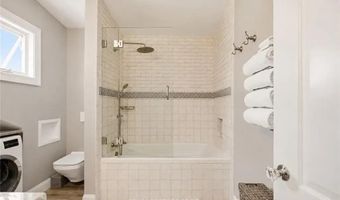 419 Broadway 5, Newport, RI 02840