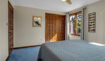36 Schimwood Dr, Amherst, NY 14068
