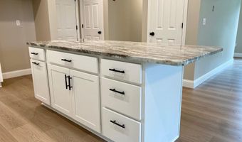 49 Woodbrey Ln, Standish, ME 04084