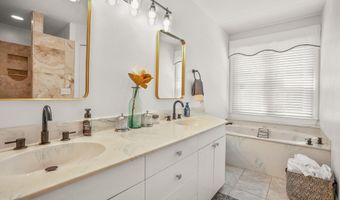 70 Dolphin Point Dr, Beaufort, SC 29907