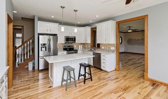 718 NE Brook Haven Dr, Ankeny, IA 50021
