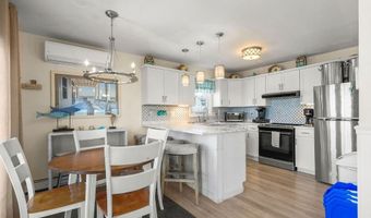 45 Crescent Rd, Middletown, RI 02842