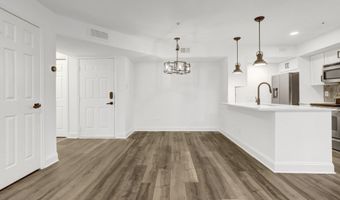 3307 WYNDHAM Cir 2157, Alexandria, VA 22302