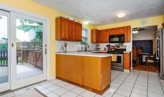 65 Jeri Lynn Cir, Warwick, RI 02886