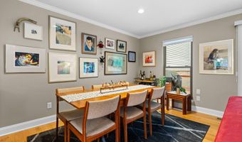 2202 Pine Grove Ct, Ann Arbor, MI 48103