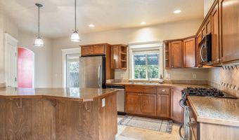 3435 MEADOW VIEW Dr, Eugene, OR 97408