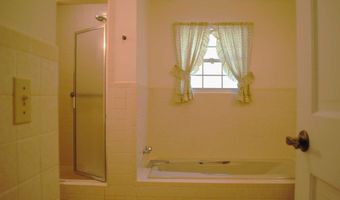 22 12th St, Apalachicola, FL 32320