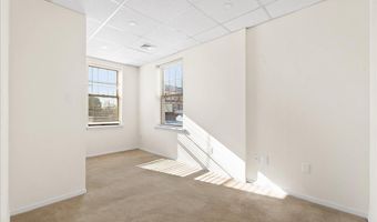 194 Park Ave 2B, Amityville, NY 11701