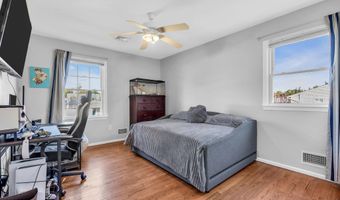 23 Pelican Dr, Bayville, NJ 08721