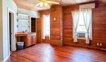 78 12th St, Apalachicola, FL 32320