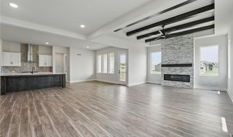 1617 Grayhawk Dr, Basehor, KS 66007