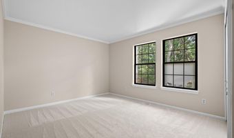 2250 Rivenoak Ct, Ann Arbor, MI 48103