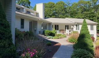 22 Prindiville Ave, Waterford, CT 06385
