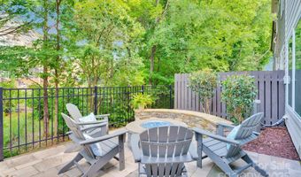 5052 Lesleewood Ct, Charlotte, NC 28226