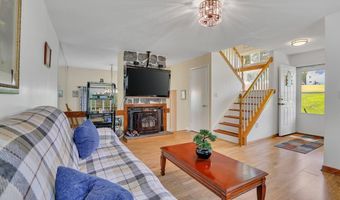 11 Watch Hill Cir 11, Cromwell, CT 06416