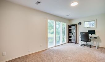 5401 E 40th St N, Bel Aire, KS 67220